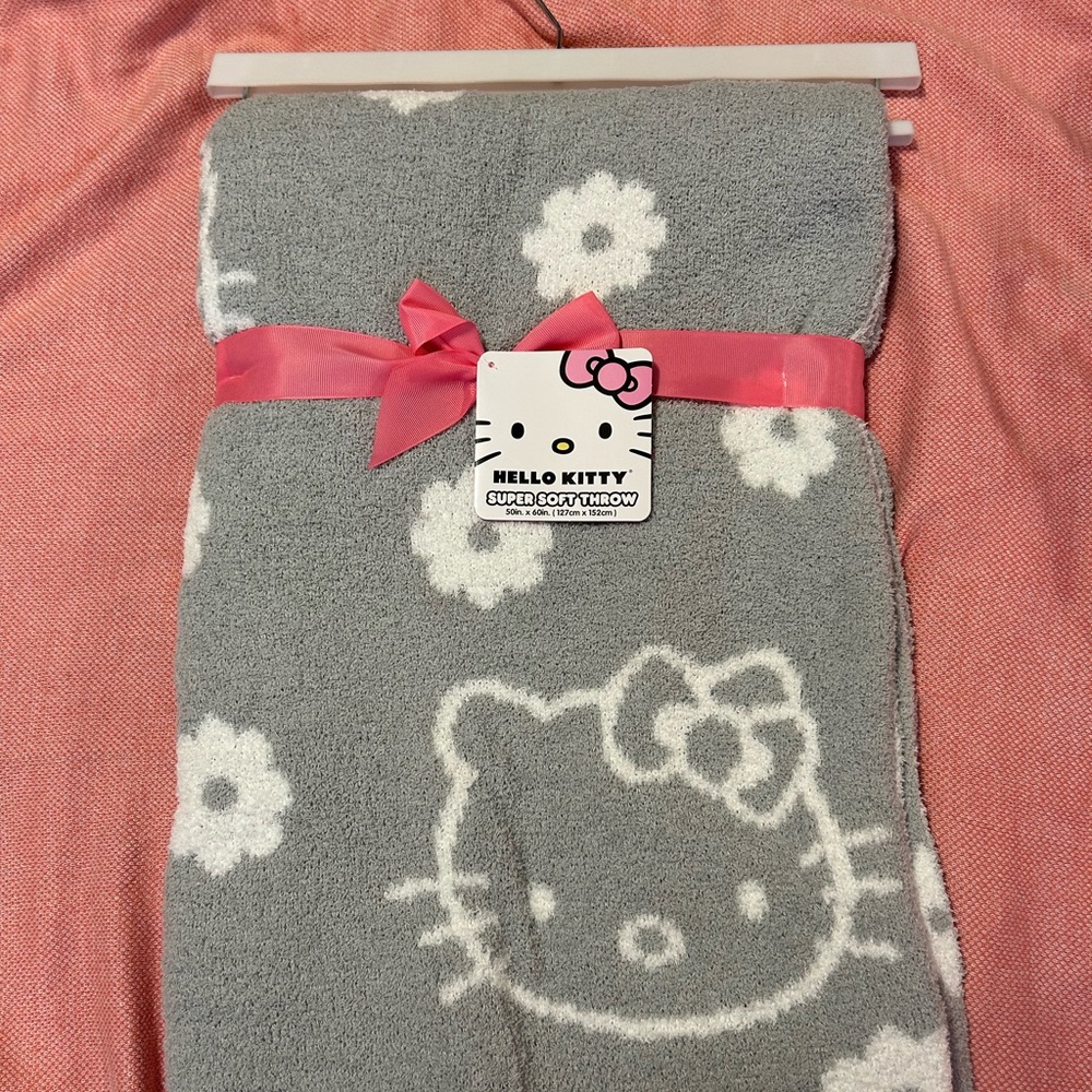 Hello Kitty Throw Blanket *Viral*